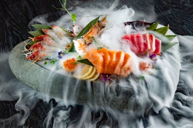 Japon gıdalar sashimi (çiğ dilimlenmiş balık, kabuklu deniz ürünleri veya kabuklu) - resim