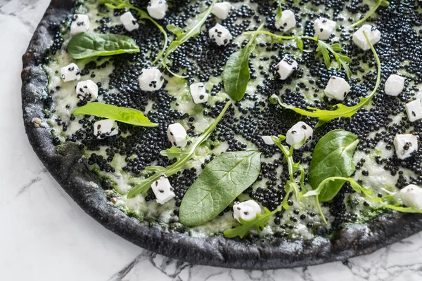 Pizza Con Caviar Negro —  Fotos de Stock