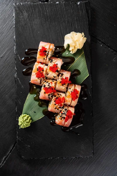 Sushi Fundo Preto Imagem — Fotografia de Stock