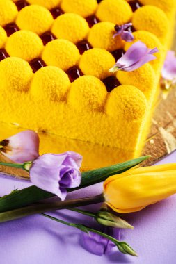 Çiçekler sarı Paskalya kek
