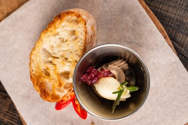 sandviç tereyağı ve karaciğer pate