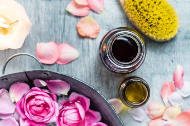 Kaplıca tedavisi çiçeklerle, yakın çekim