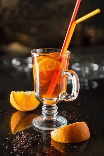 Теплый Ароматный Апельсиновый Чай Черном Фоне — стоковое фото