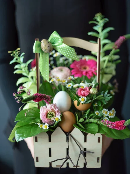 Mooi Boeket Handen Van Vrouw — Stockfoto