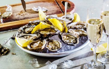 Açılan istiridye yakın çekim