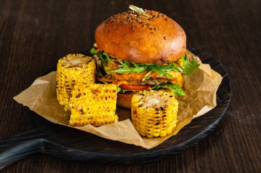 Lezzetli mısır siyah Pan çizburger