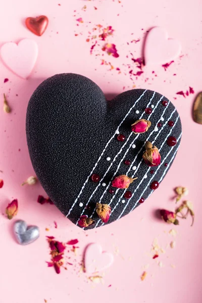 Pastel Con Bayas Forma Corazón Día San Valentín —  Fotos de Stock