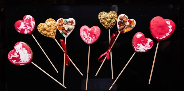 heart cookie pops for Valentine\'s Day