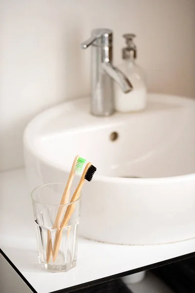Eco Natural Bamboo Toothbrushes Glass Sustainable Lifestyle Concept Zero Waste — Stock Photo, Image