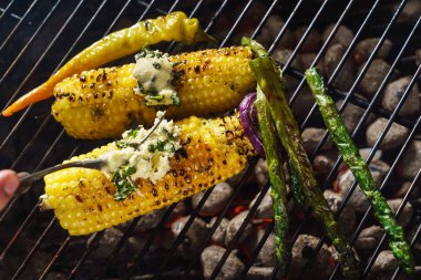 tereyağı ile ızgara sebze