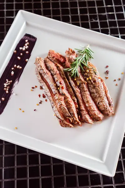 Filetes Sabrosos Con Salsa —  Fotos de Stock