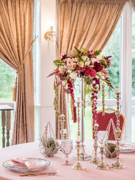 Hermoso Conjunto Mesa Para Comida —  Fotos de Stock