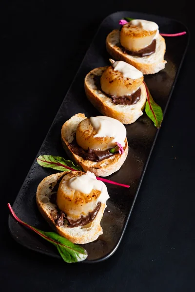 Scallop Appetizers Sauce Black Background — Stock Photo, Image