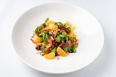 roka ve mandalina vegan salatası