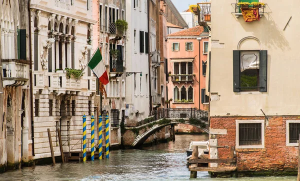 Zielony Kanał Wenecji Włochy — Zdjęcie stockowe