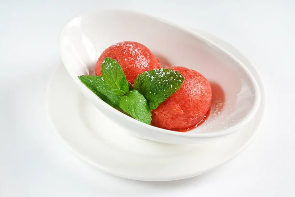 Helado Sorbete Con Menta Tazón — Foto de Stock