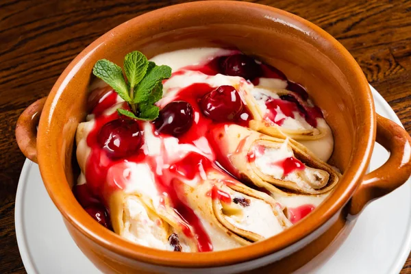 Crepes Cottage Cheese Berry Sauce — Stock Photo, Image