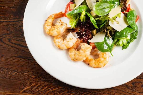 Fried Shrimps Salad — Stock Photo, Image