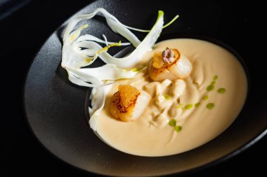 Deniz tarağı çorbası kereviz krem