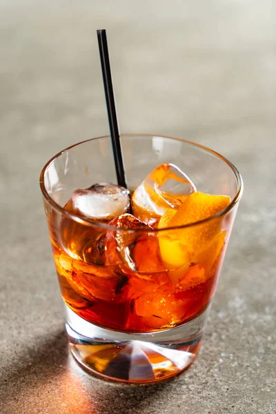 Barda Alkollü Bir Kokteyl Var — Stok fotoğraf