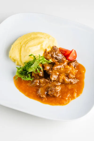 Carne Con Puré Papa Plato Blanco — Foto de Stock