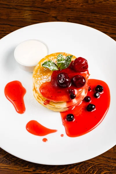Pancakes Berry Sauce Close — Stock Photo, Image