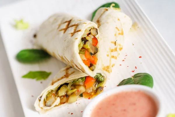 Tortilla Wrap Med Sås Närbild — Stockfoto