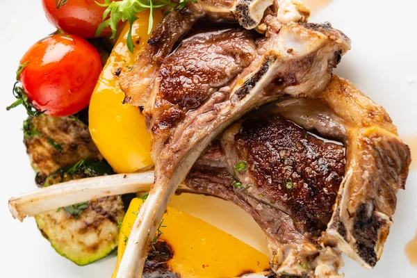 Cocina Francesa Moderna Cuello Cordero Asado Estante Servido Con Zanahoria — Foto de Stock