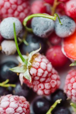 Donmuş böğürtlen, kapat