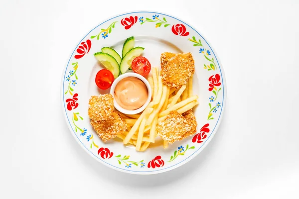 Chicken Nuggets Mit Pommes Und Soße Auf Weißem Hintergrund — Stockfoto