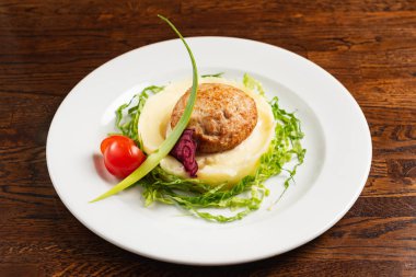 patates püresi ve pirzola, kapat