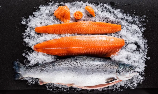 Peixe Salmão Cru Gelo — Fotografia de Stock