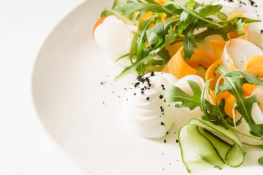 Bahar salatası, kapat.