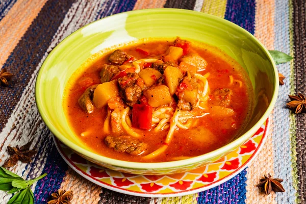 Ragoût Bœuf Soupe Avec Riche Bouillon Assaisonné Paprika — Photo