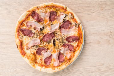 Lezzetli pizza, yakın çekim.