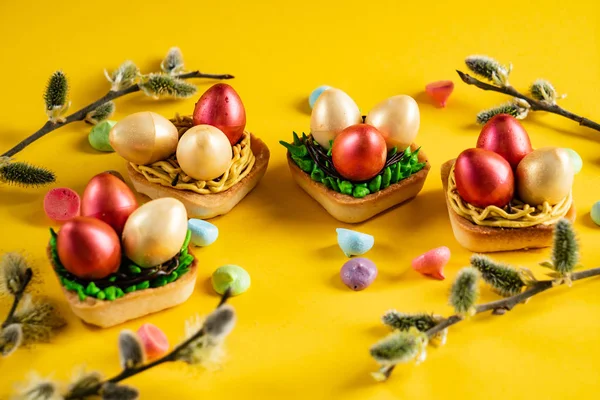 Easter Pastries Yellow Background — Stock Photo, Image
