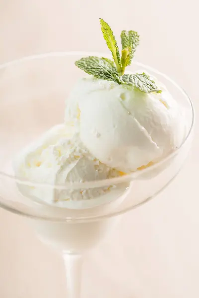 Ice Cream Balls Glass — Stock Photo, Image