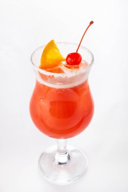 Beyaz arka planda yaz limonatası