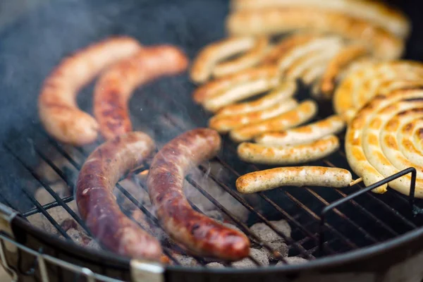 Saucisses Grillées Sur Gril — Photo