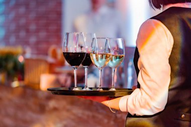 içecekler ile garson, yakın