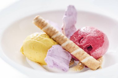 Meyveli dondurma, yakın çekim.