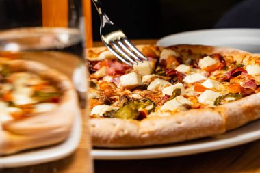 lezzetli İtalyan pizza tablo