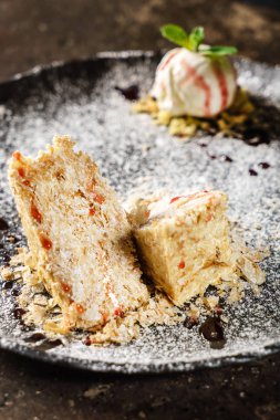 karamel soslu napolyon kek