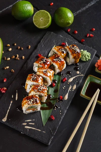 Sushi Definido Fundo Preto — Fotografia de Stock