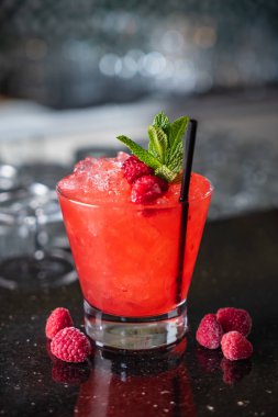 kokteyl barda, yakın çekim