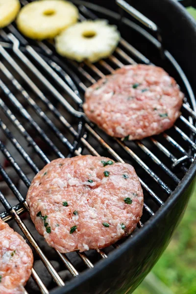 Grilled Cutlet Burgers Close — Stock Photo, Image