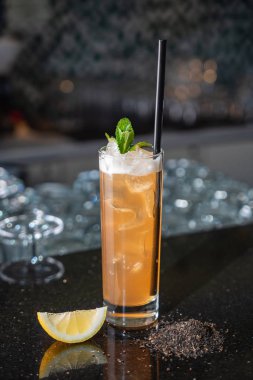 taze kokteyl barda, yakın çekim