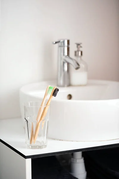 Eco Natural Bamboo Toothbrushes Glass Sustainable Lifestyle Concept Zero Waste — Stock Photo, Image