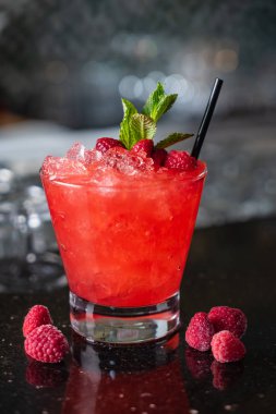 kokteyl barda, yakın çekim