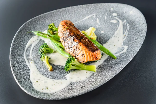 Zalm Steak Met Broccoli Asperges Close — Stockfoto